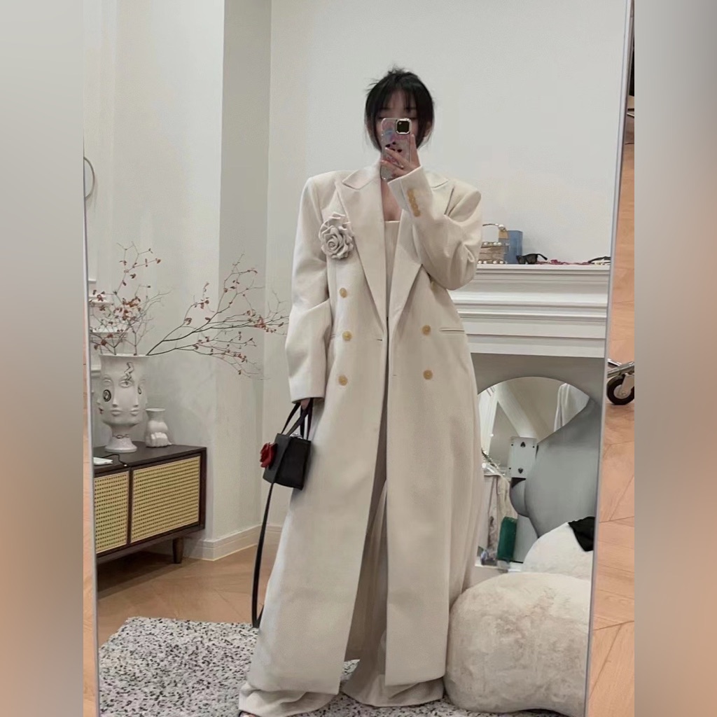 Giuseppe Di Morabito Floral-Appliqu Coat In Neutrals